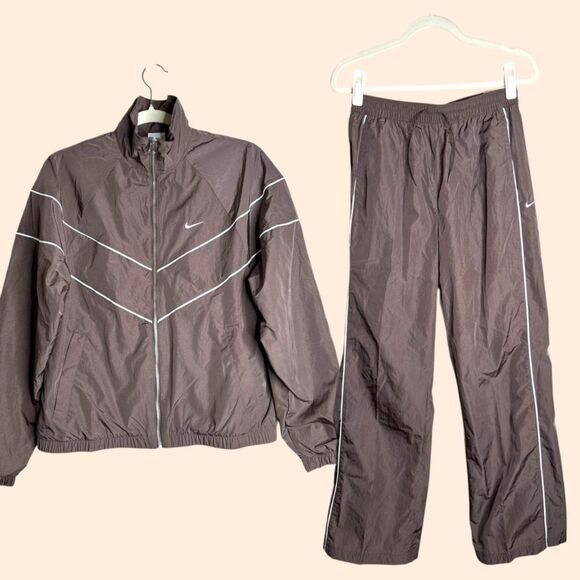 Nike Windrunner Trainer Track Set - Picture 2 of 11